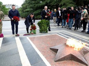 Gürcistan’da 9 Mayıs Zafer Günü Kutlandı