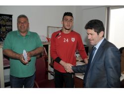 Genç Kaleci Furkan'dan 3 Yıllık İmza