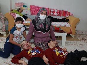 Vali Yılmaz Doruk Ve Eşi Meral Doruk’tan Engelli Ailesine Ziyaret