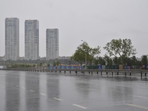 İstanbul Güne Yağmurla Uyandı