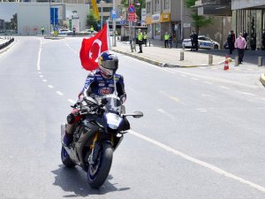 Sofuoğlu Ve Razgatlıoğlu Yerli Ve Milli Lastiklerle Yarıştı