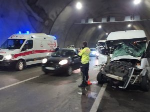 Akyazı Tünelinde Kaza: 8 Yaralı