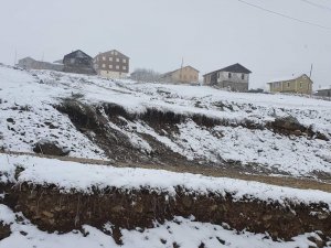 Trabzon’un Yaylalarında Mayıs Ayında Kar Sürprizi