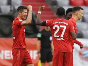 Bundesliga: Bayern Münih: 5 - E.frankfurt: 2