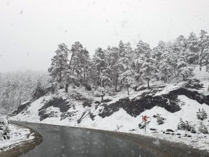 Gümüşhane’nin Yükseklerinde Kar Yağışı Etkili Oluyor