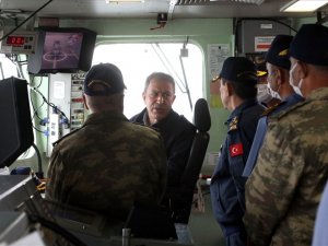 Bakan Akar Ve Komutanlar İskenderun Deniz Üs Komutanlığı’nda Bahriyelilerle Bayramlaştı