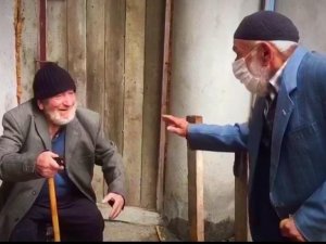 Korona’dan Sonra Böyle Oldu Dedelerin Bayramlaşması