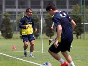 Fenerbahçe, Riva’da Kampa Girdi