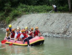 Bilecikli öğrenciler Fırtına Vadisi'nde Rafting yaptı