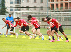 Çaykur Rizespor Hazırlıklarını Sürdürüyor