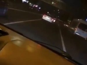 O Anı Arabaları İle Giderken Farkında Olmadan Böyle Görüntülediler