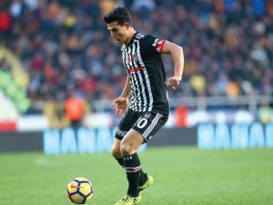 Necip Uysal: "Futbolu Beşiktaş’ta Bırakmak İstiyorum"
