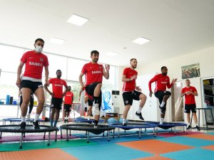 Gaziantep Fk Çalışmalarını Sürdürüyor