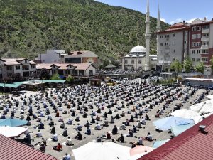 Gümüşhane’de 2,5 Ay Sonra İlk Cuma Namazı Kılındı