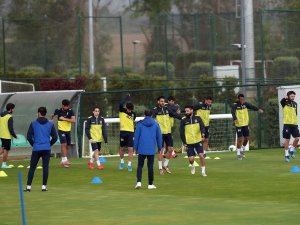 Fenerbahçe, Günün Çift Antrenmanla Tamamladı