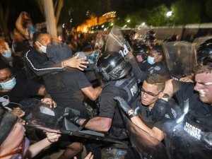 Abd’de Artan Protestolara Askeri Müdahale Olabilir İddiası