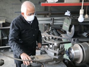 86 Yaşındaki Nazım Usta, Günler Sonra Tezgahının Başına Geçti