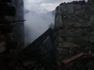 Artvin’in Yusufeli İlçesi Yaylalar Köyünde Yangın