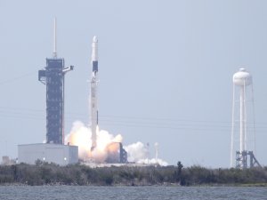 Spacex’in Tarihi Fırlatışta Kullandığı Roketi Karaya Ulaştı