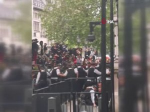 Londra’da Floyd Protestolarında Polis Şiddeti