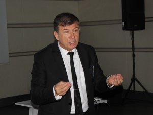 "Forma Aşkı Bitmiş, Para Aşkı Başlamış"