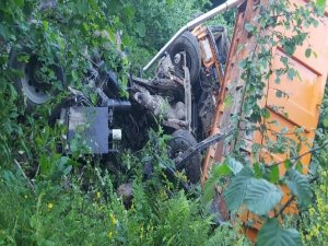 Ordu'da kamyon şarampole devrildi: 2 ölü, 3 yaralı