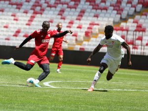 Sivasspor Hazırlık Maçı Yaptı
