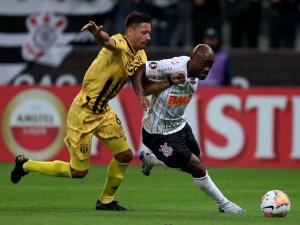 Corinthians, Vagner Love’ın Sözleşmesini Feshetti