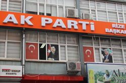 AK Parti Rize Binasına Taşlı Saldırı