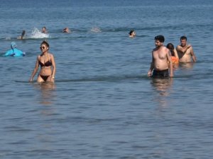 Plajlar Pandemi Sonrası En Yoğun Günlerini Yaşıyor