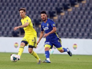 Fenerbahçe, Çalışmalarını Hazırlık Maçıyla Sürdürdü