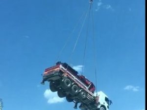 Tonlarca Ağırlıktaki İş Makineleri Yusufeli Barajı İnşaatında Bir Yamaçtan Bir Yamaca Böyle Taşınıyor