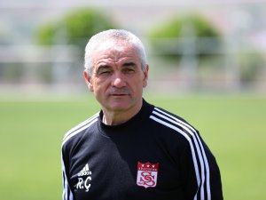 Rıza Çalımbay: "Kalan 8 Maçı Kazanmalıyız"