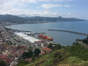 Giresun Limanı Arı Gibi İşliyor