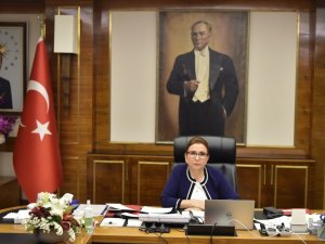 Ticaret Bakanı Pekcan, Çin Ticaret Bakanı İle Görüştü