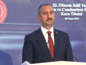 Bakan Gül’den Abd Makamlarına Metin Topuz Tepkisi