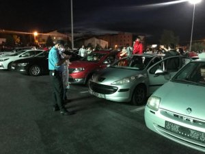 Kayserisporlu Vatandaşlar Araçlarında Maçı İzlemenin Keyfini Çıkardı