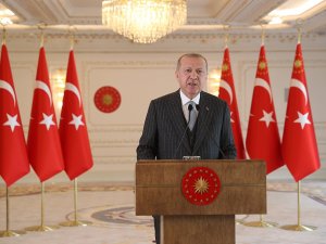 "İnandırıcılığını Yitirmiş Kredi Derecelendirme Kuruluşlarının Tahminlerini Dikkate Almıyoruz"