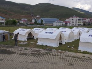 Bingöl Karlıova’da Tedbir Amaçlı Çadırlar Kuruldu