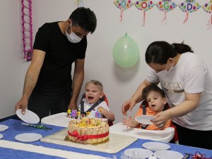 Derman Ve Yiğit İkinci Yaş Günlerini Ayrı Kutladı