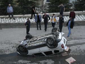 El Frenini Çekmeyi Unutunca