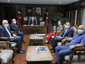 Vali Ünlü: ‘Vatandaşın Sorunlarına Çözüm Odaklı Yaklaşmalıyız’