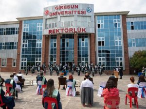 Giresun’da Tıp Fakültesinde Sembolik Mezuniyet