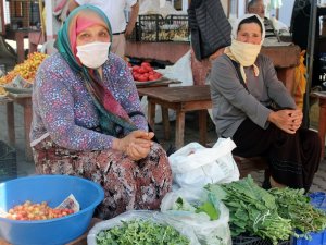 Giresun’da Köylü Kadınlar Kendi Ürettikleri Organik Ürünleri Tüketiciyle Buluşturuyor