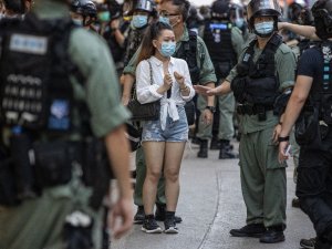 Hong Kong’daki Sessiz Protestoda 53 Kişi Gözaltına Alındı