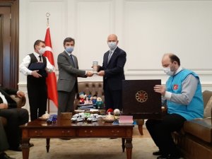 Bakan Soylu İdlib İçin 10 Briket Ev Bağışında Bulundu