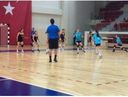 Yalova’da Hentbol Grup Maçları Sona Erdi