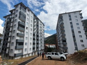 Gümüşhane’de 8.kattan Düşen Çocuk Kurtarılamadı