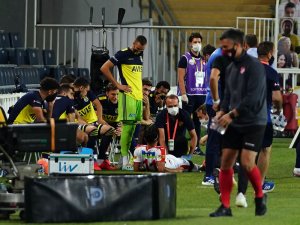 Süper Lig: Fenerbahçe: 2- Göztepe: 0 (İlk Yarı)