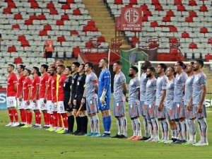 Süper Lig: Antalyaspor: 0 - Medipol Başakşehir: 0 (İlk Yarı)